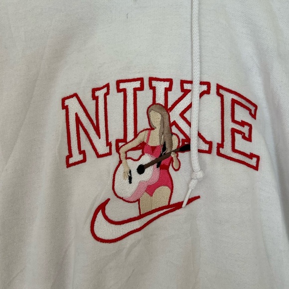 Gildan Taylor Swift Embroidered White and Red Hoodie Sweatshirt Classic Style - Picture 2 of 6